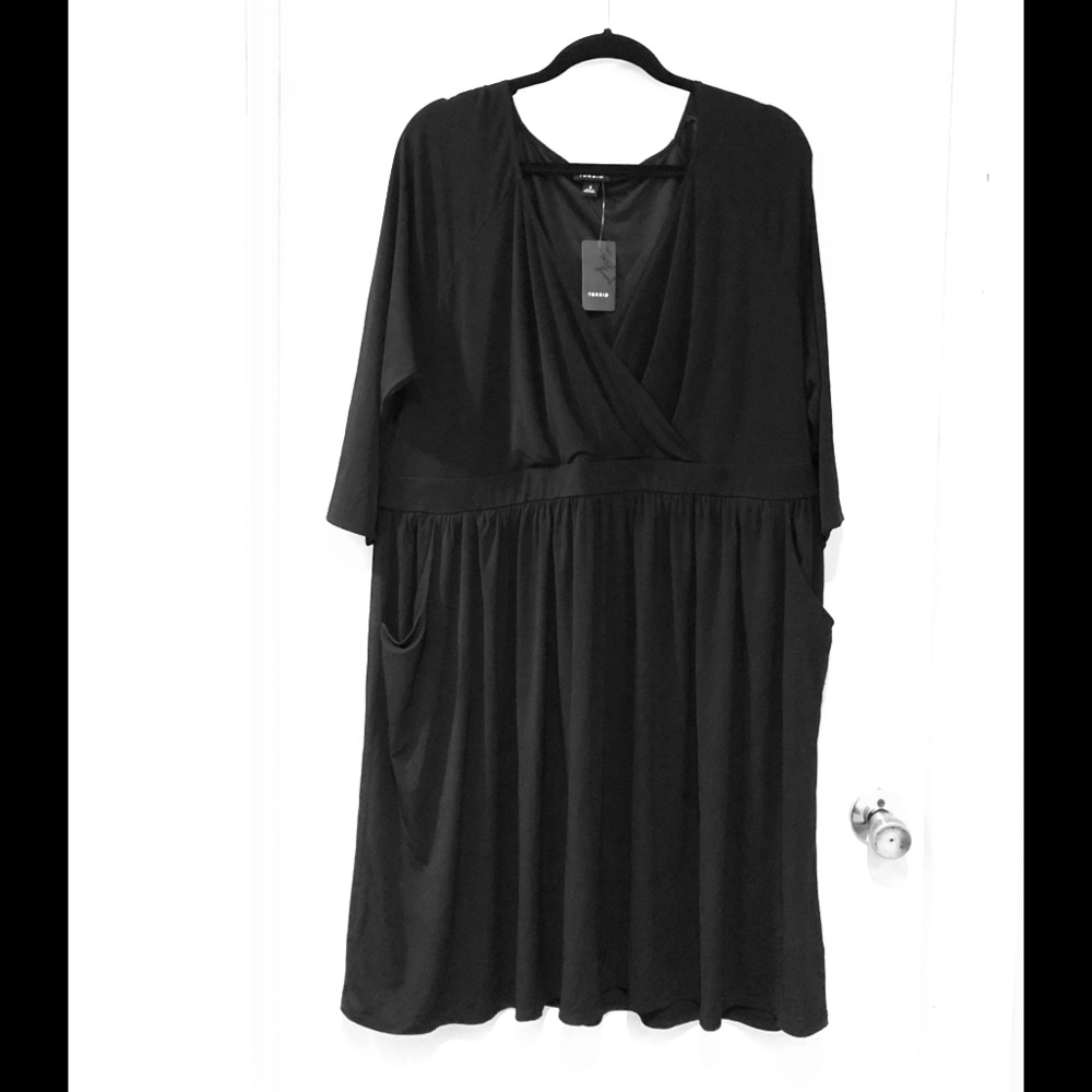 Torrid 4x NWT torrid Black v-neck dress pockets